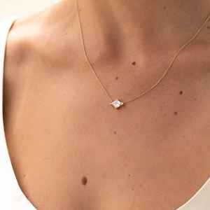 Collar Clásico Solitaire con Diamante Cultivado en Laboratorio de 1.50 CTW, Corte Kite, Diamante CVD/HPHT, Oro Sólido de 14K, Joyería Fina para Mujer - Product Image 4