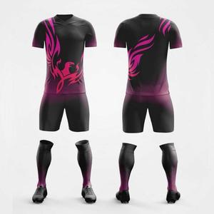 Ensemble de maillots de football Black Pink CLUB Time, kit d'équipe de football personnalisé, shorts, chaussettes, vêtements de sport haut de gamme, uniforme adulte respirant 100% - Product Image 6