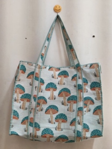 Sac fourre-tout en coton matelassé style bohème Jaipuri imprimé à la main avec fermeture éclair 18 pouces pour toutes les saisons HappyKraft Sac pour femme - Product Image 5