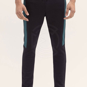Pantalons confortables pour hommes, au look épuré, en tissu durable, conçus pour les tenues de tous les jours et les aventures en plein air - Product Image 6