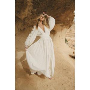 Vestido maxi blanco bohemio con cuello en V profundo para mujer, de manga larga, fluido, para playa, vacaciones o fiestas. - Product Image 1