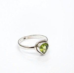 Classic Heart Shape Green Peridot <b>Ring</b> in 925 Sterling <b>Silver</b> Minimalist <b>Solitaire</b> Gemstone Jewelry for Women - Product Image 3