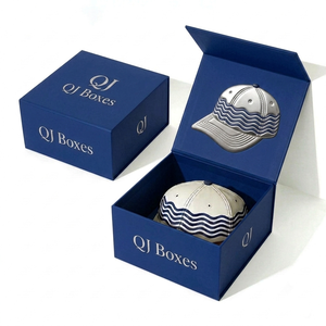 Boîte cadeau pour casquette de baseball avec logo personnalisé en relief, fermeture magnétique étanche, matériaux recyclés écologiques, avec doublure en éponge - Product Image 2