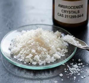 Ambrocenide a Granel, Químico de Fragancia 99% Puro, Molécula Aromática para Perfumes de Lujo, Materia Prima de Aroma Amaderado Ámbar de Larga Duración - Product Image 3