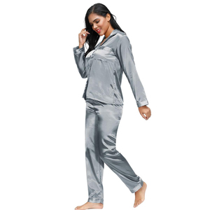 Ensemble de vêtements de nuit pour femmes en satin de luxe avec chemise classique à boutons et pantalon de pyjama long élégant - Product Image 6