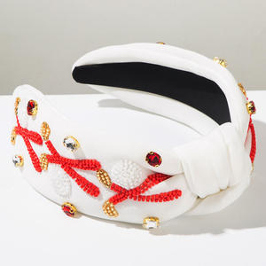 Bandeau noué noir et rouge perlé avec strass pour femme, écologique, fait main, en tissu scintillant pour le sport - Product Image 3