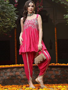 Conjunto Tradicional Indio de Kurti Rosa Bordado de Secado Rápido con Pantalones Dhoti, Corte Regular, Largo hasta la Rodilla, en Rayón, para Mujer, Ideal para Diwali - Product Image 1