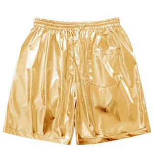 Shorts en cuir pour hommes, design structuré et taille confortable, parfaits pour les tenues urbaines. - Product Image 2