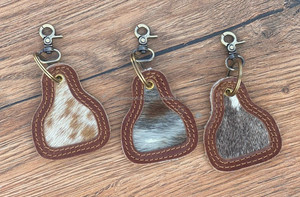 Nuevo diseño Venta caliente pelo en cuero de vaca llavero llaveros de cuero llaveros elegantes forma única llaveros de lujo de cuero - Product Image 6