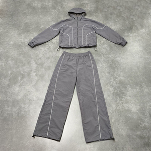 Ensembles d'extérieur personnalisés de haute qualité en nylon et polyester, coupe-vent, veste zippée à capuche et pantalon - Product Image 1