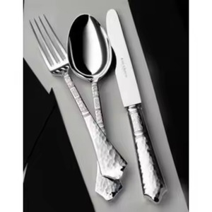 Ensemble de couverts de cuisine modernes en acier inoxydable, parfait pour une mise en scène de table tendance et les repas quotidiens - Product Image 4