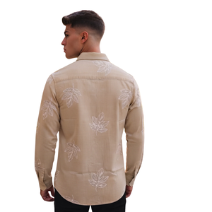 Camisa de Manga Larga para Hombre con Estampado de Hojas Beige y Blanco, Cierre de Botones, Corte Ajustado, Estilo Casual para Fiestas de Verano y Uso Diario Elegante - Product Image 2