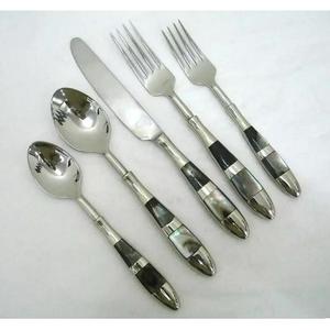 Ensemble de couverts en acier inoxydable poli mat avec manche en résine, 5 pièces, fourchette, cuillère, couteau, vaisselle – Prix de gros - Product Image 4