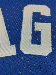 เสื้อบาสเก็ตบอลตาข่ายผู้ชาย ชุดกีฬาแขนกุดแบบกำหนดเองสำหรับทีม เสื้อฝึกซ้อมสไตล์ดัลลัส - Product Image 3