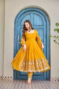 Vestido Anarkali Amarillo Tradicional con Bordado de Seda Pesada y Lentejuelas para Bodas y Fiestas, Reversible, de Secado Rápido y Sin Arrugas, Maxi - Product Image 3