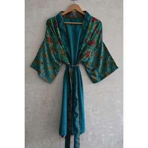 Kimono moderne en soie patchwork style bohème pour femme, robe de nuit longue, robe de détente tendance - Product Image 2