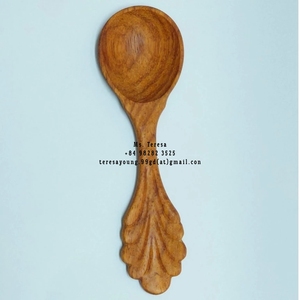 Cuchara de madera vietnamita ecológica Doussie con mango tallado en flor, agitador de té y café, vajilla al por mayor para exportación - Product Image 4
