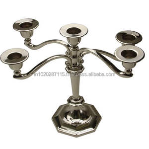 Candelabros de aluminio de cinco luces para bodas temáticas clásicas, cenas formales y estética vintage - Product Image 1