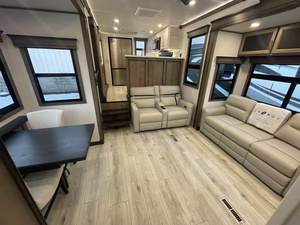 New 2025 Keystone M-o-n-t-a-n-a 3901RK - Product Image 5