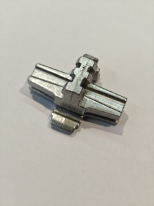 Clips de Bloqueo de Aleación de Aluminio Fundidos a Presión Personalizados y Componentes Complejos Mecanizados con Precisión para Hardware Industrial - Product Image 3
