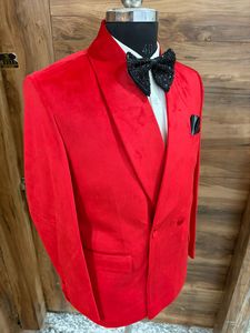 Blazer croisé en velours rouge pour homme – Veste de smoking élégante pour mariage et soirée avec revers châle - Product Image 2