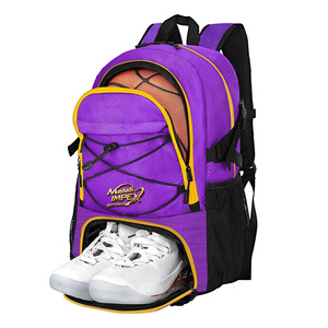 Sac à dos de basketball noir professionnel avec compartiment interne zippé pour ballon, section inférieure pour chaussures, poignée de transport renforcée et crochet supérieur - Product Image 2