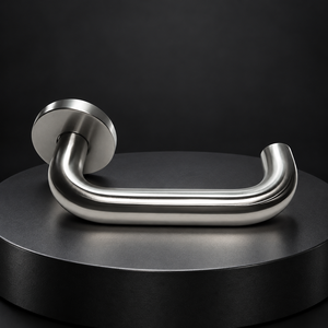 Manija de Puerta Moderna Tipo L con Roseta Redonda de Acero Inoxidable para Uso en Hogares y Hoteles - Product Image 1