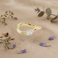 Anillo Abierto con Diamante Marquise en Engaste de Garras, Oro Amarillo, Ajustable, Minimalista, Solitario, Unisex, Joyería Fina, Certificado para Boda