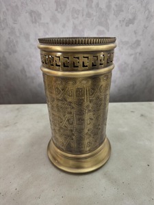 Cubo de basura antiguo de latón grabado con borde de clave griega, perfecto para habitaciones de lujo y decoración interior clásica, procedente de la India. - Product Image 5