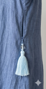 Frange décorative en rayonne bleu clair avec pompons pour accessoires de sac et de pochette - Product Image 4