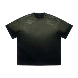 Camiseta de hombre retro de 250G con efecto desgastado y degradado, teñida con spray, de manga corta, hombros caídos, estilo ahumado, con estampado. - Product Image 1