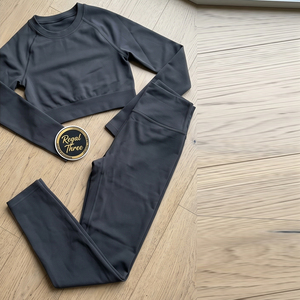 ชุดโยคะ Regal Three เสื้อครอปท็อปเอวสูง กางเกงเลกกิ้งขายาวไร้ตะเข็บ ชุดออกกำลังกายสองชิ้นสำหรับผู้หญิง เสื้อแขนยาว - Product Image 2