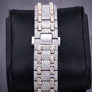 Montre Chronographe Élégante en Alliage avec Bracelet en Acier Inoxydable 43mm, Diamant Moissanite VVS1, Verre Saphir, Quartz, Faite à la Main, Style Hip Hop - Product Image 3