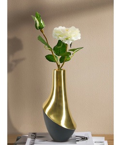 Jarrón de Metal Moderno para Decoración de Hogar de Lujo, Elegante Florero para Sala de Estar, Oficina y Hoteles - Product Image 4