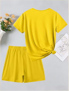 Conjunto de 2 piezas de pantalones cortos con estampado floral de mariposas amarillas para mujer, camiseta informal holgada con cuello redondo y pantalones cortos por encima de la rodilla, primavera y verano - Product Image 3