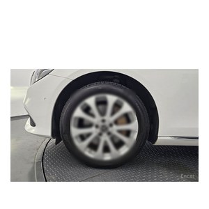 เมอร์เซเดส-เบนซ์ อี300 อี-คลาส รุ่นเอ็กเซ็กคิวทีฟ ซีดาน ปี 2018 ระยะทาง 93,426 กม. มาตรฐานไอเสียยูโร 5 เบาะหนัง เกียร์อัตโนมัติ - Product Image 5