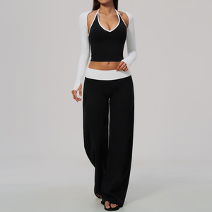 Conjunto de Yoga de 2 Piezas: Leggings de Cintura Alta y Top Corto, Color Sólido, Spandex y Poliéster, Cuello Halter en V, Manga Larga, Transpirable - Product Image 3