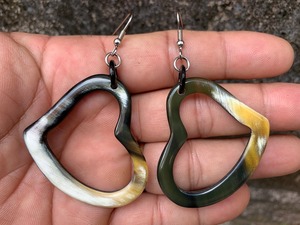 2024 boucles d'oreilles en corne de boeuf de style vintage faites à la main bijoux blancs avec un design animal poli cadeau Offre Spéciale pour les amateurs de mode - Product Image 2