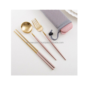Ensemble de couverts en métal de qualité supérieure au design moderne avec articles pour la maison et la cuisine en tailles personnalisées pour les occasions spéciales pour l'exportation - Product Image 3