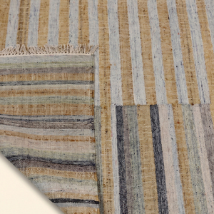 Tapis en laine tufté à la main beige et gris patchwork désertique, moderne, rayé, géométrique, écologique, antidérapant pour salon et chambre - Product Image 6