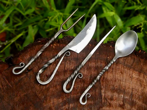 Ensemble de couverts médiévaux pour le camping et les repas en plein air, ustensiles de table traditionnels faits à la main en acier, cuillère, fourchette, couteau pour la maison - Product Image 4