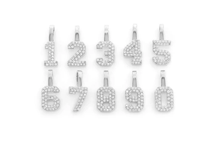 Pendentifs classiques unisexes plaqués argent avec breloques numérotées et strass en cristal taille brillant rond sertis à griffes – Cadeau - Product Image 2