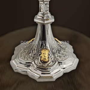 Cáliz y Patena de Latón Macizo con Adornos |   Juego de Comunión Decorativo – DOUBLE VEE EXPORTS - Product Image 3