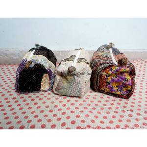 Lot de 3 trousses de toilette matelassées vintage 100 % Kantha avec fermeture éclair et pompons, grand format, écologiques et portables pour femmes - Product Image 2