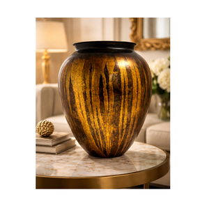 แจกันดอกไม้เหล็กดีไซน์หรูหรา สีดำออกซิไดซ์ พร้อมลวดลายทองคำเคลือบด้วยมือ สำหรับตกแต่งโต๊ะในห้องนั่งเล่นหรือห้องนอน - Product Image 1