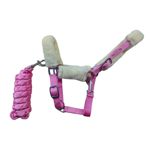 BRAND ZONE Cabestro Ajustable para Caballo, Tamaño Personalizado, Cómodo y Duradero, Collar de Nylon con Cuerda de Amarre, Equipo Ecuestre - Product Image 1