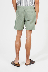 Pantalones cortos tipo bermuda de algodón verde liso para hombre con cintura con cordón y bolsillos estilo casual - Product Image 5