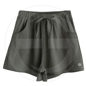 กางเกงขาสั้นของผู้หญิง,กางเกงทรงตรงสวมใส่สบายสีพื้นแบบกำหนดเองสำหรับฤดูร้อน - Product Image 5