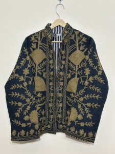 Veste bomber ethnique en velours brodé Suzani pour femmes, faite à la main, en coton, pour l'hiver, respirante et écologique - Product Image 2
