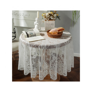 Elégante nappe en coton certifiée GOTS 100% de 8 pieds à moitié blanche avec un design brodé polyvalent pour toute occasion de dîner - Product Image 6